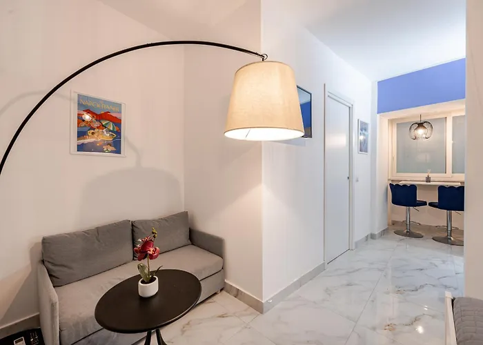 Nalusa Riviera - Al Centro Di Chiaia
